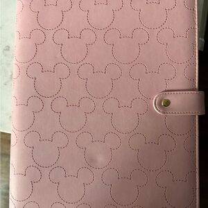 Disney portfolio.  Pens, notepad ( can be refilled )